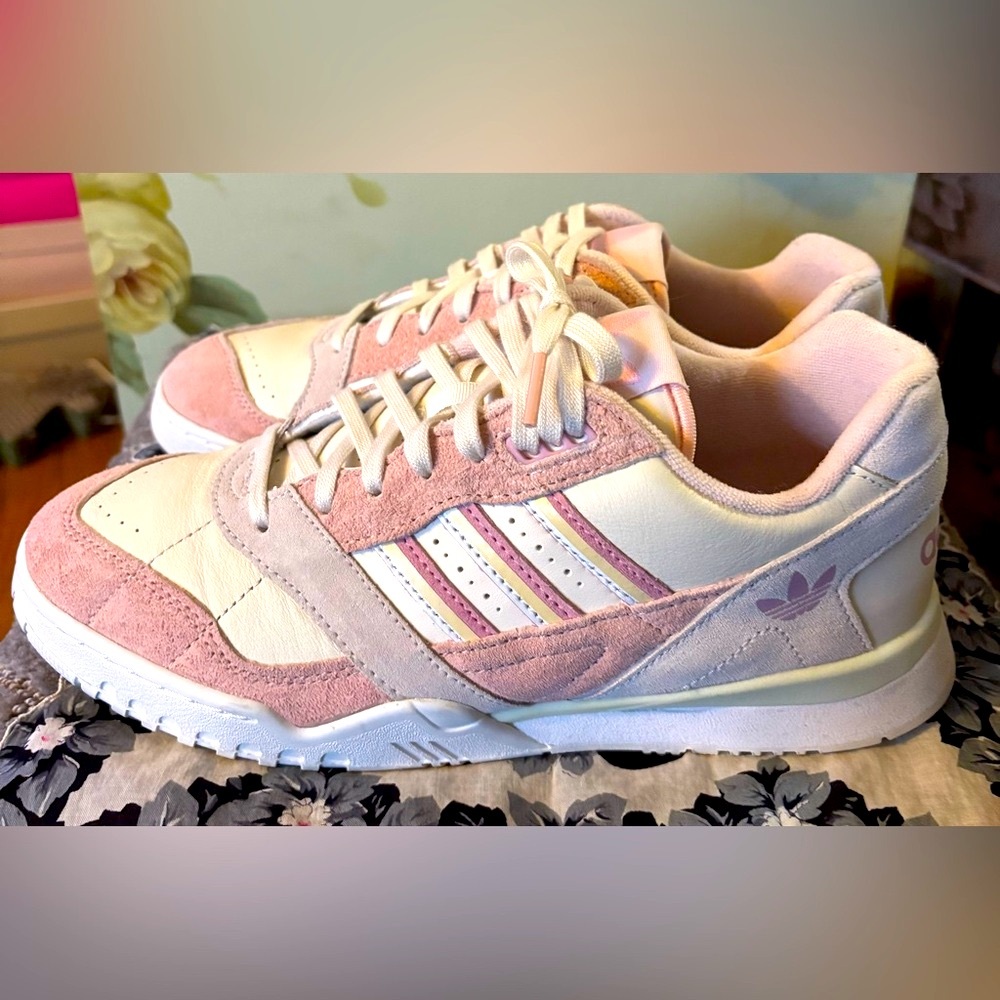 Adidas “A.R TRAINER ORIGINALS” Women's Sneakers- White Orchid/Cream